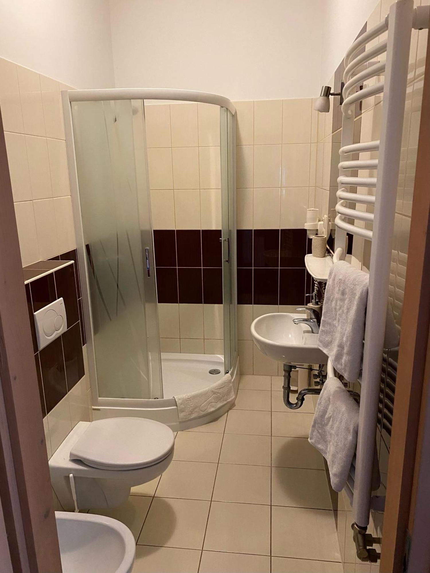 Hét Pecsét Fogadó Étterem Sopron Esterno foto