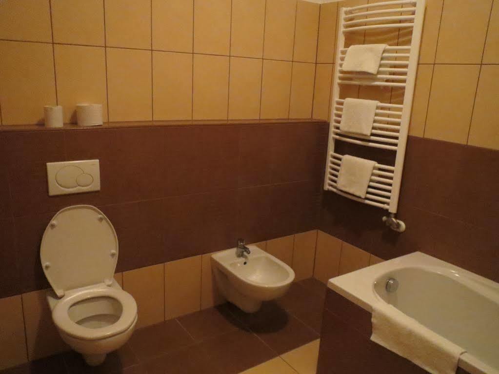 Hét Pecsét Fogadó Étterem Sopron Esterno foto